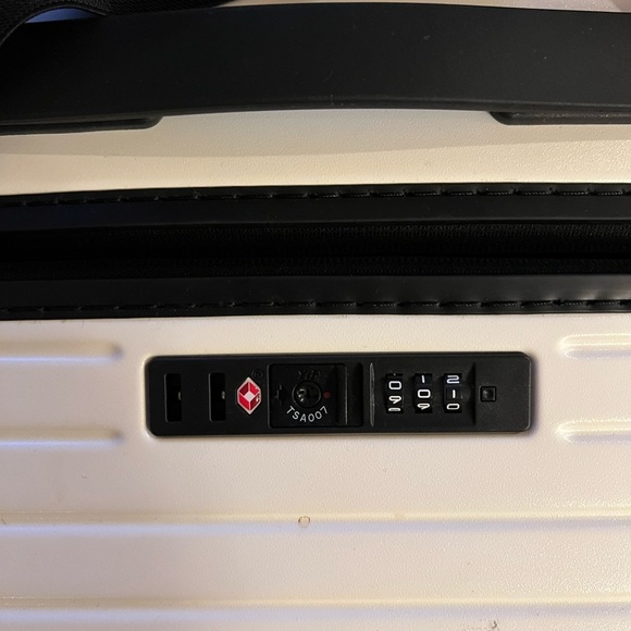 Gently used Bentley off white suitcase - Picture 6 of 9